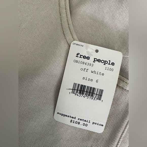 NWT We The Free Sun-kissed Off White Denim Short Overalls. Size 6. - Picture 5 of 12